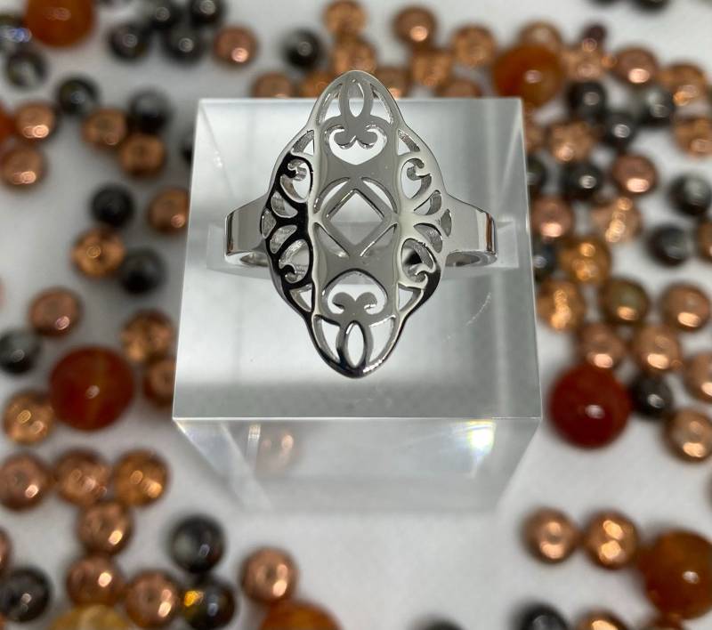 Filigraner Ring Mit Na Service Symbol in Der Mitte | Nar-08 von Serendipity1953