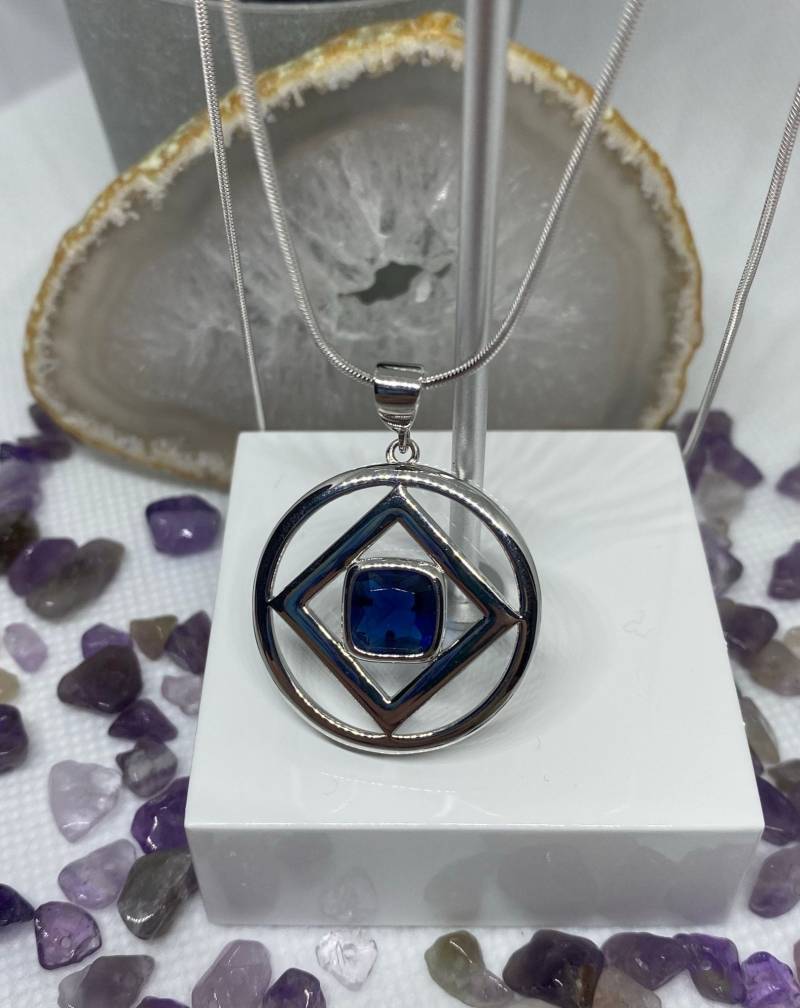 Großer Na Service Symbol Anhänger Mit Cz Im Zentrum Kommt Silber Kette | Nap-30 von Serendipity1953