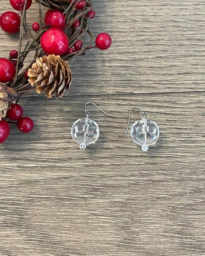 Klare Kugelohrringe | Feiertags-Kollektion Nye Gno Weihnachten Date Nacht Handgefertigte Statement Ohrringe von SerendipityBaublesCo
