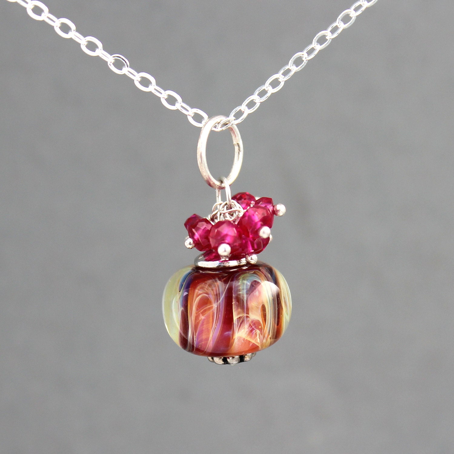 Rosa Lampwork Halskette, Sterling Silber Rubin Halskette Rosa Lampwork Halskette, Sterling Silber Rubin Halskette von SerendipityByErin