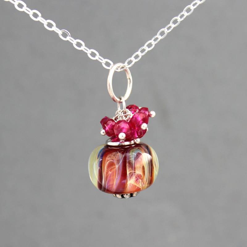 Rosa Lampwork Halskette, Sterling Silber Rubin Halskette Rosa Lampwork Halskette, Sterling Silber Rubin Halskette von SerendipityByErin