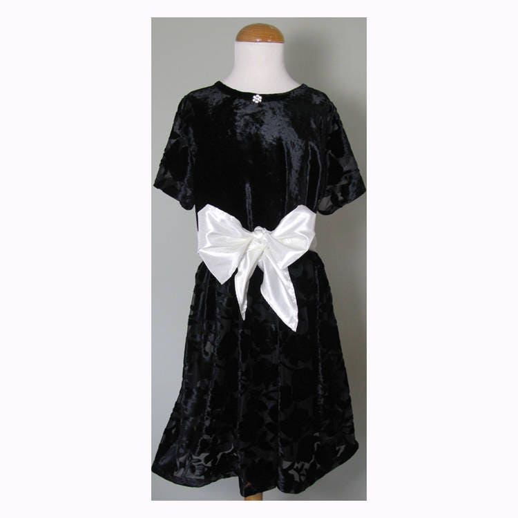 Mädchen Schwarz Samt Party Kleid & Haarband Alter 7 Bellissima Mädchen Schwarz Samt Party Kleid & Haarband Alter 7 Bellissima von SerendipityGDDsShop