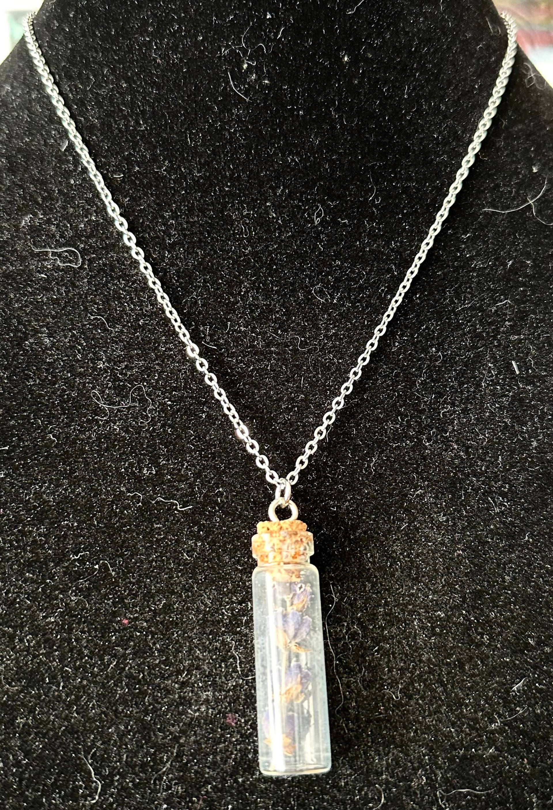 Hand Gepflückt, Oregon, Lavendel in Einer Flasche, Anhänger, Halskette von SerenityGraceJewelry