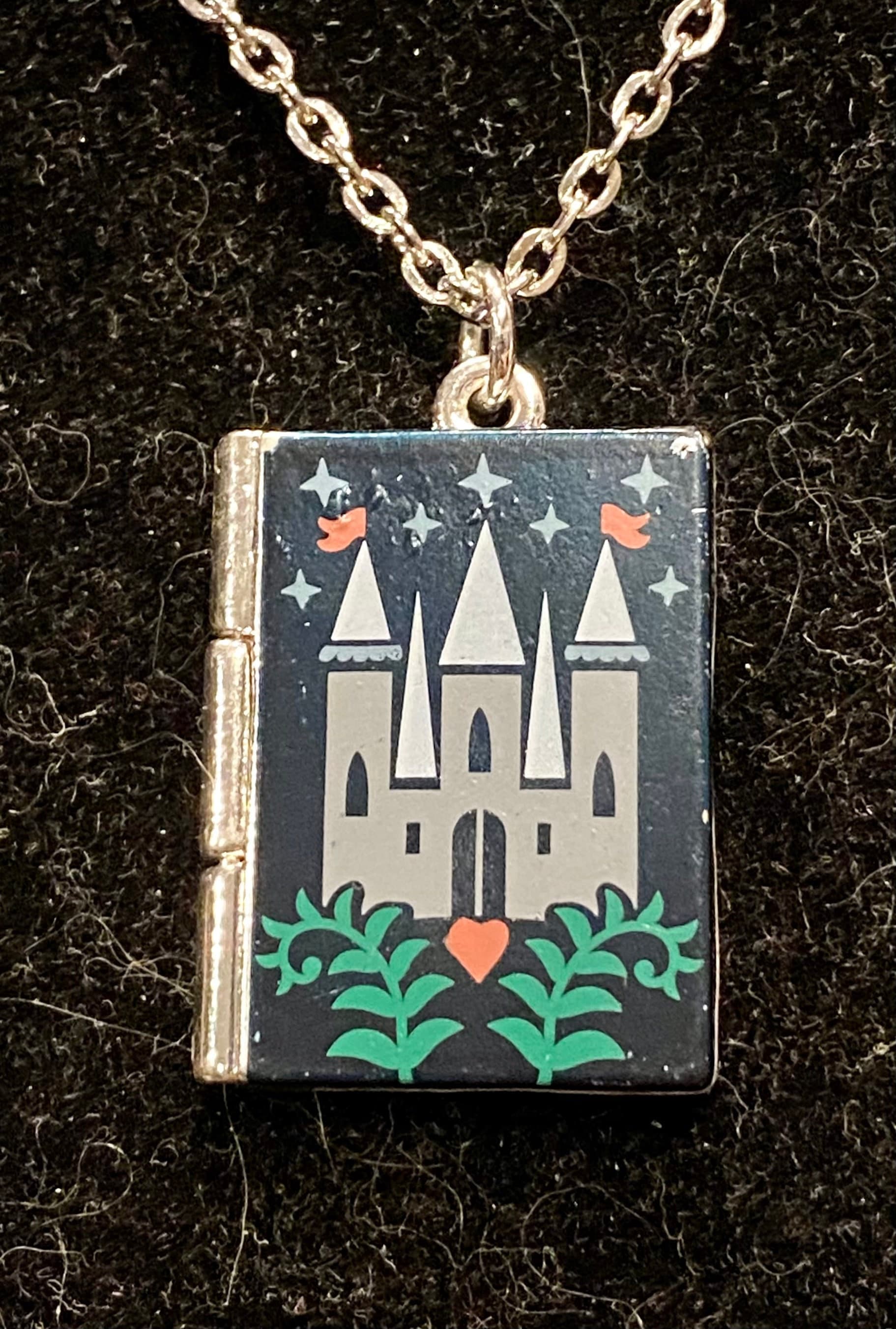 Schloss, Märchenbuch, Magnet, Buch, Halskette von SerenityGraceJewelry