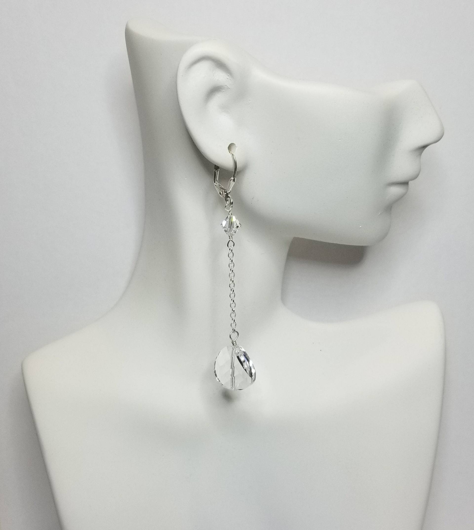Klar, Facettierten Twist-Swarovski-Kristall Und Sterling Silberohrringe Klar, Facettierten Twist-Swarovski-Kristall Und Sterling Silberohrringe von SerenityShopByAlanna