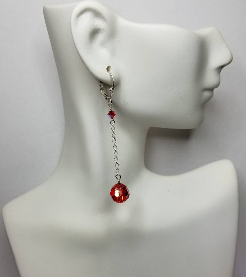 Roten Runden Swarovski Kristall Und Sterling Silberohrringe Roten Runden Swarovski Kristall Und Sterling Silberohrringe von SerenityShopByAlanna