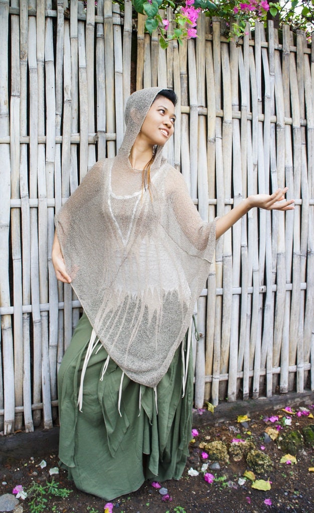 Elben Gewandung | Poncho Frau Mori Mädchen Kleidung Häkeln Wollumhang Elfen Kleid Beige Elben Gewandung | Poncho Frau Mori Mädchen Kleidung Häkeln Wollumhang Elfen Kleid Beige von SeresClothing