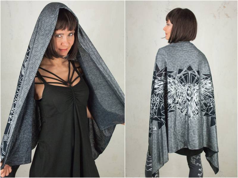 Silver Wing Scarf & Festival Shawl For Cyber Goth Dress With Crow Art Raven Cosplay Print Pagan Clothing von SeresClothing