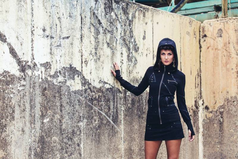 Pyramid Priestess Hoody - Schwarzer Leder Festival von SerpentineWear