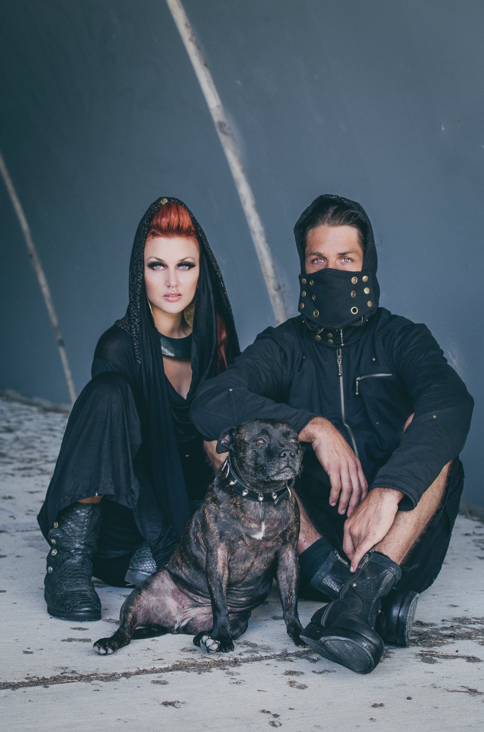 Wüstenprinz Gasmaske Kapuzenjacke - Brennende Männer Schwarze von SerpentineWear