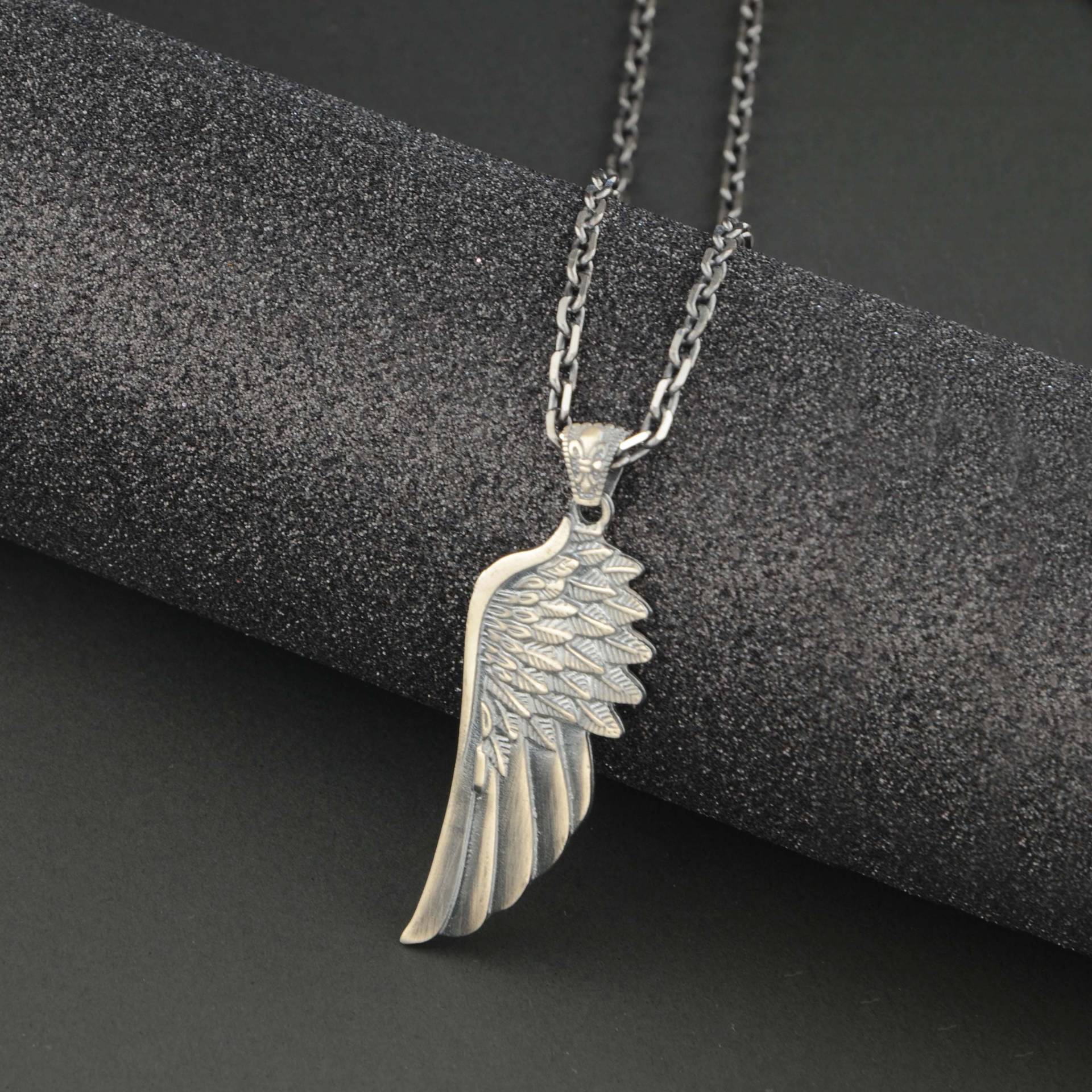 Engel Flügel Halskette, Silber Herren Anhänger, Namen Schmuck, Minimalist Personalisierte Herz Geschenk von ServetJewelleryStore