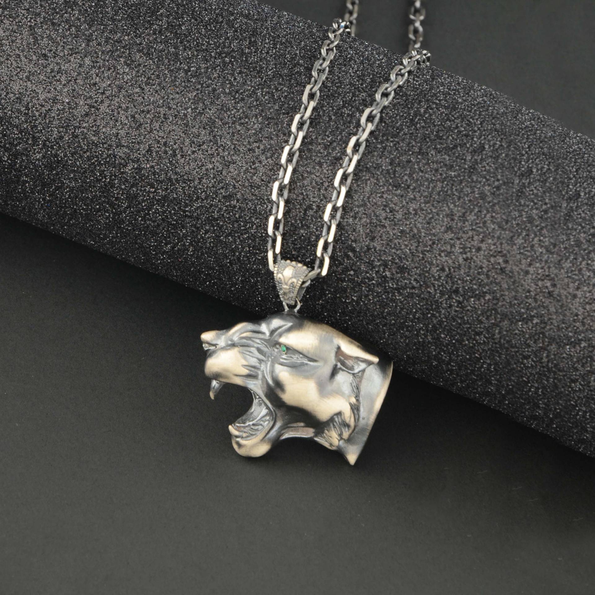 Silber Tiger Von Green Eyed Halskette, Halskette Für Männer, Anpassbare Vatertagsgeschenk, Geburtstagsgeschenk von ServetJewelleryStore