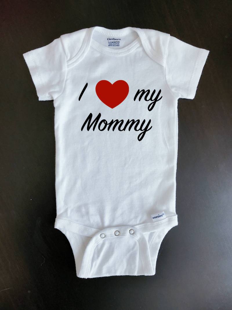 I Love My Mommy Bodysuit | Heart von SesameOfJoy
