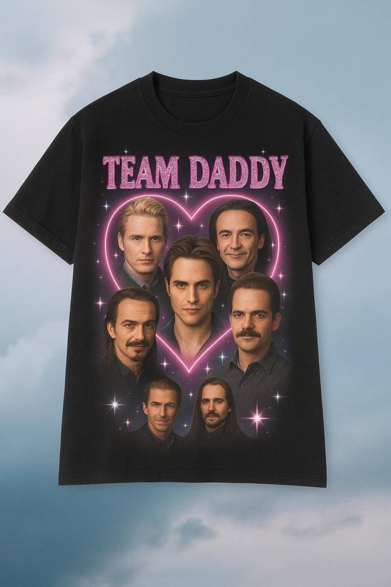 Team Daddy Twilight T-Shirt, Charlie Swan Carlisle Cullen Edward Vintage Y2K Saga, Lustiges Merch von SessSama