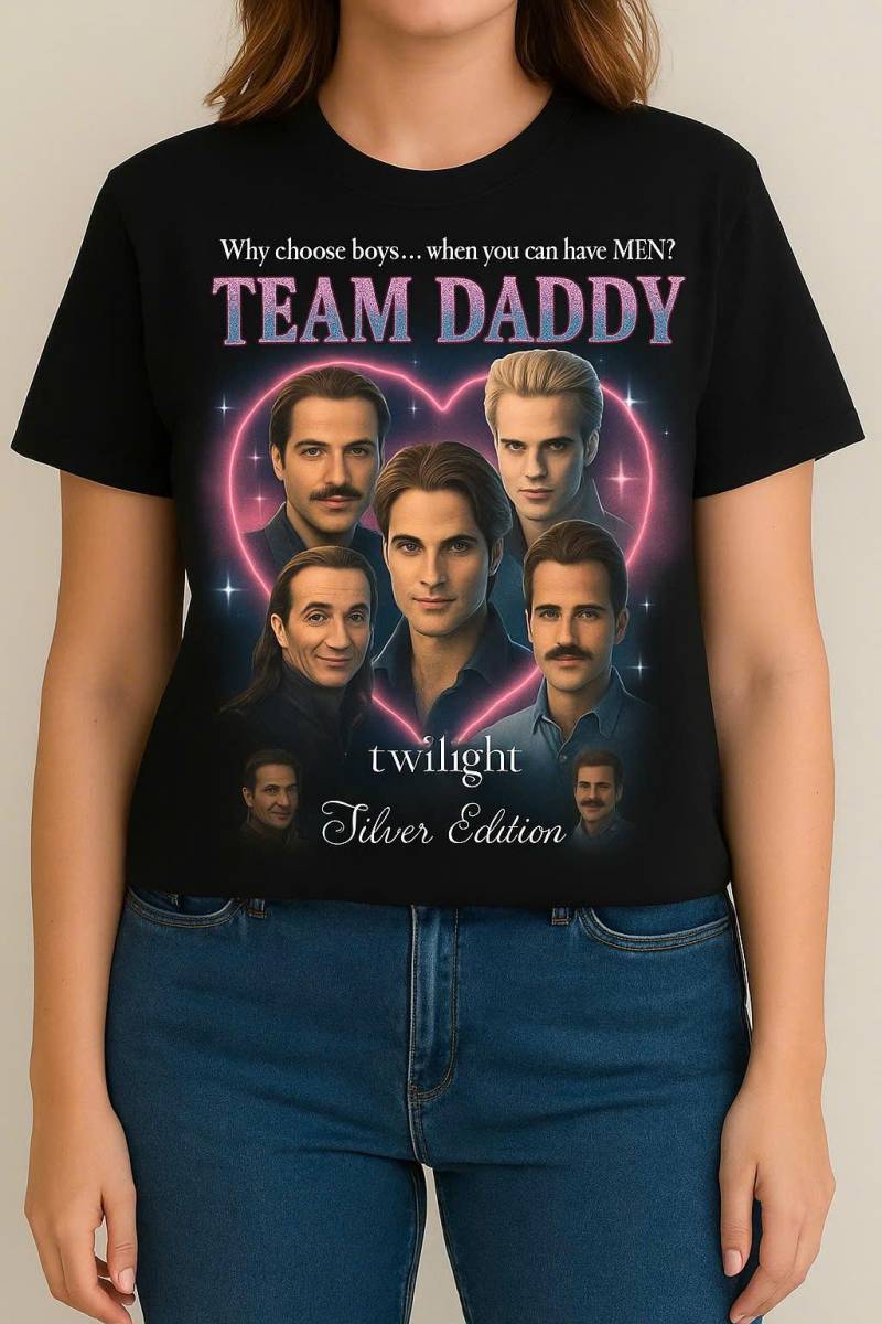 Team Daddy Twilight T-Shirt, Charlie Swan Carlisle Cullen Edward Vintage Y2K Saga, Lustiges Merch von SessSama