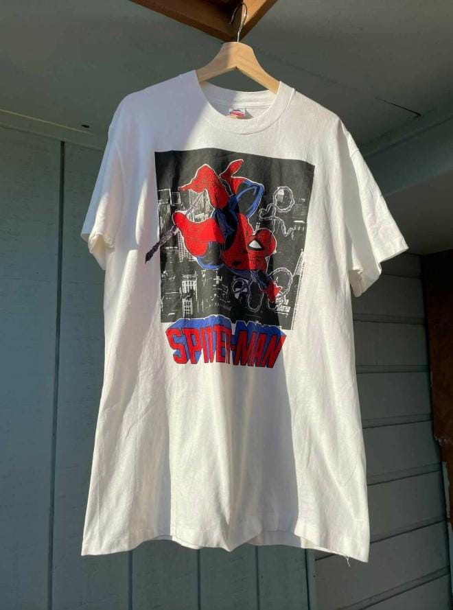 Vintage 90Er Jahre Spiderman T-Shirt, Spider-Man Shirt, Superheld Liebhaber Retro Familie Spinnen Shirt Vintage 90Er Jahre Spiderman T-Shirt, Spider-Man Shirt, Superheld Liebhaber Retro Familie Spinnen Shirt von SessSama