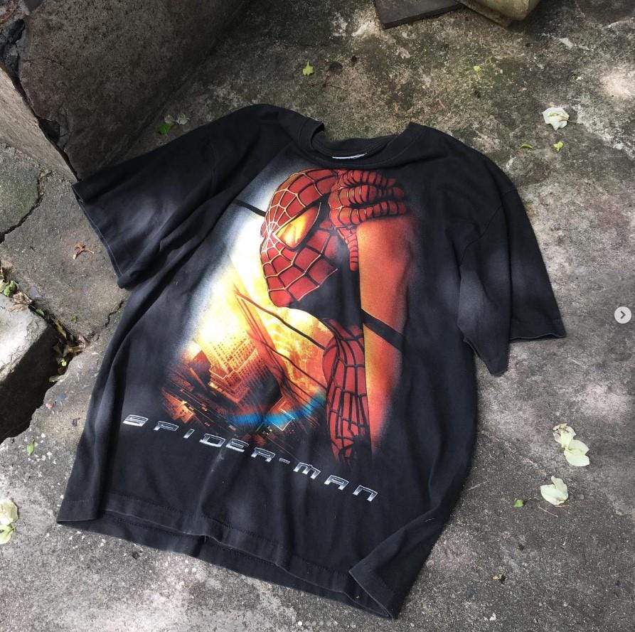 Vintage 90Er Jahre Spiderman T-Shirt, Spider-Man Shirt, Superheld Liebhaber Retro Familie Spinnen Shirt von SessSama