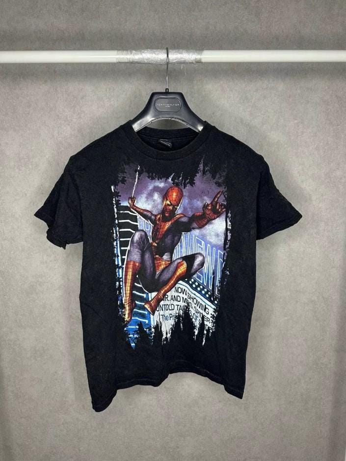 Vintage 90Er Jahre Spiderman T-Shirt, Spider-Man Shirt, Superheld Liebhaber Retro Familie Spinnen Shirt von SessSama
