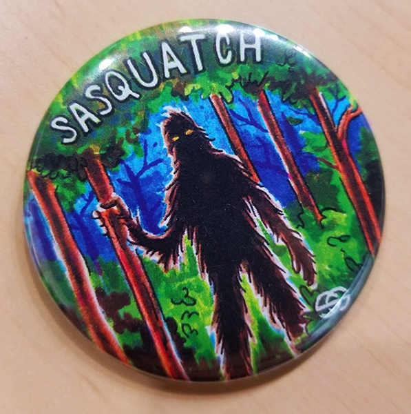 Bigfoot Sasquatch Cryptid Festschrift Illustration Knopf von SethGoodkindArt