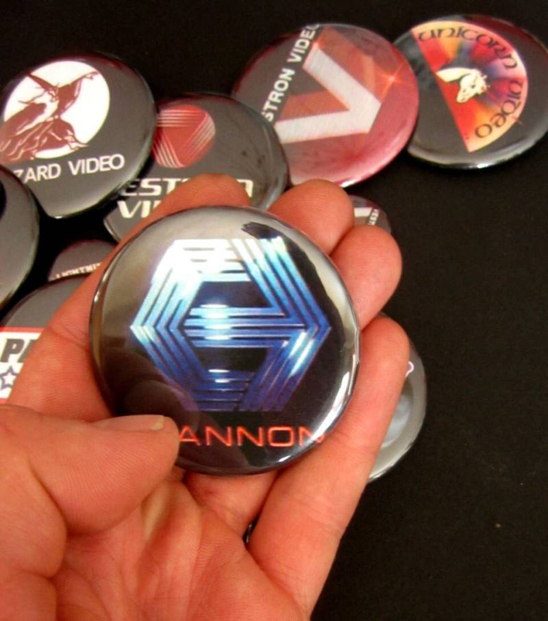 Vhs Video Retro Logo Tasten Groß von SethGoodkindArt