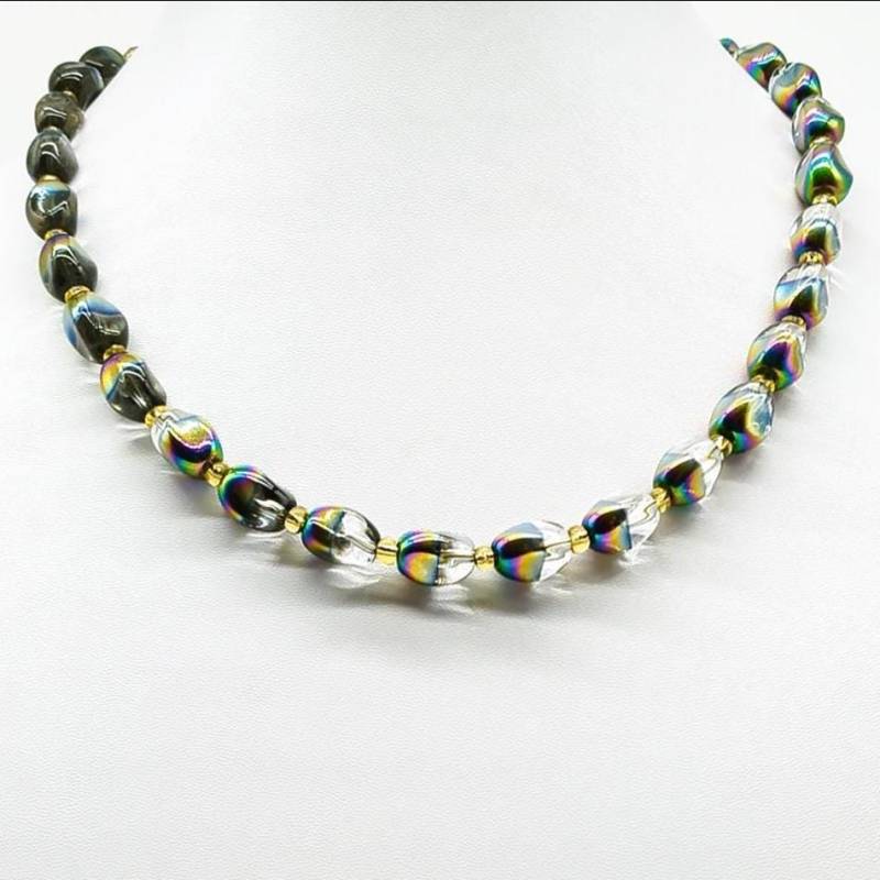 40094 Halskette Mit Metallisch Irisierendem Glasschmuck von SevenArtsSchmuck