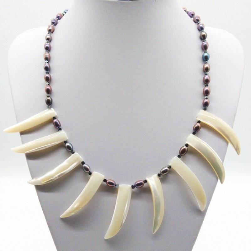 40311 Designer Halskette, Perlen Und Perlmutt Collier Im Vintage Style, Unikat Geschenk Für Frauen, Lila Violetter Halsschmuck von SevenArtsSchmuck