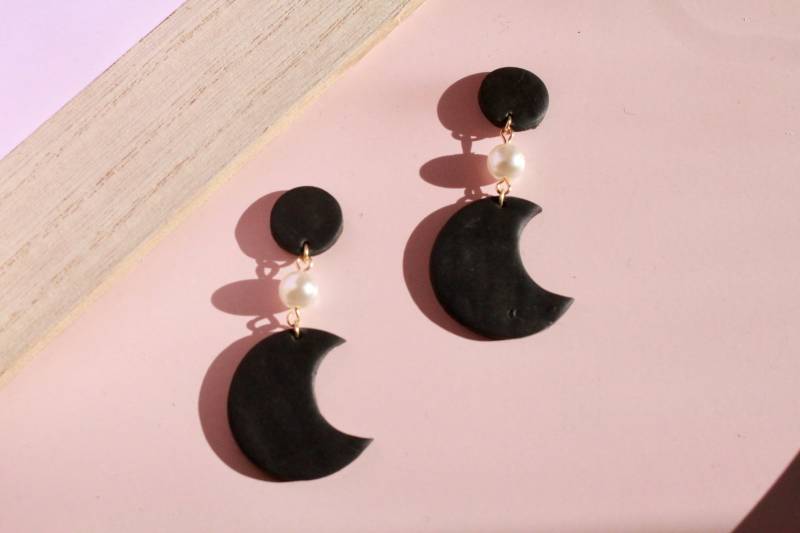 Black Moon - Handgefertigte Ohrringe Aus Polymer Clay von SevenRiversCo