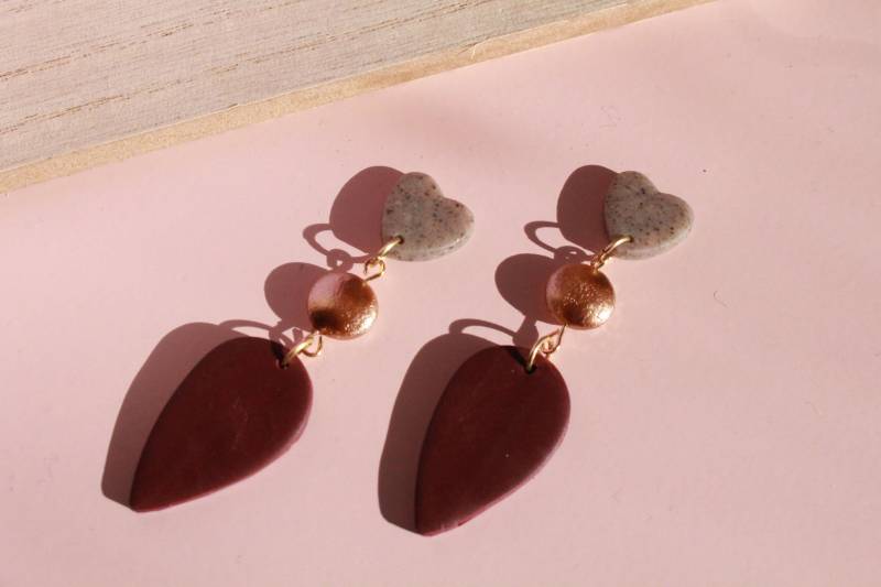 Cher Collection - Queen Of Hearts Handgefertigte Polymer Clay Ohrringe von SevenRiversCo