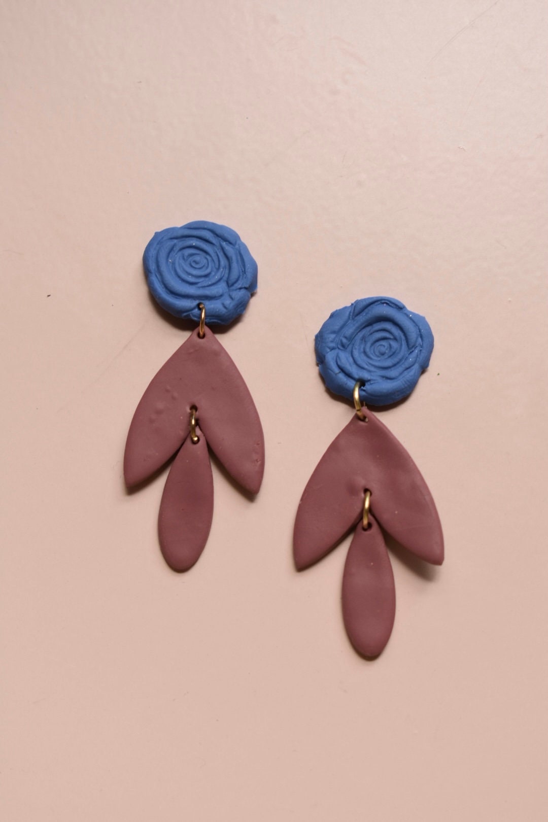 Rose Collection - Blaue Handgefertigte Ohrringe Aus Polymer Clay Rose Collection - Blaue Handgefertigte Ohrringe Aus Polymer Clay von SevenRiversCo