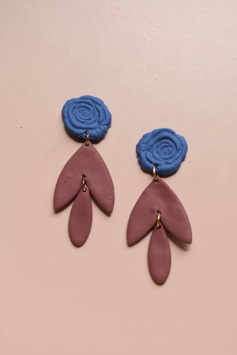 Rose Collection - Blaue Handgefertigte Ohrringe Aus Polymer Clay von SevenRiversCo