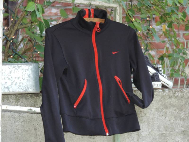 Nike Jacke Streetwear Damen Leichtathletik Racer Style Warm Up Sportkleidung Sportbekleidung Größe S/P von SevenSeven52Vintage