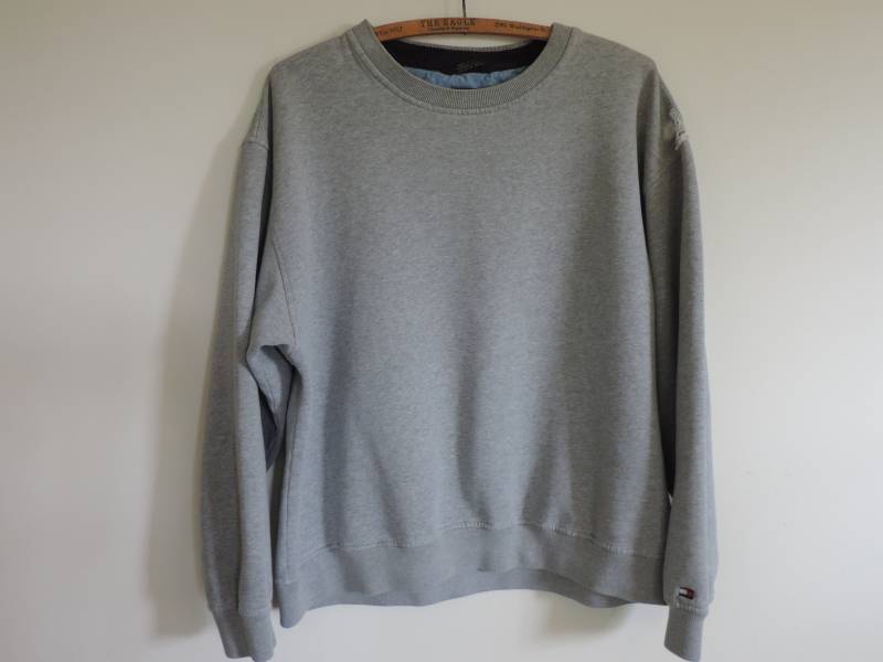 Tommy Hilfiger 90Er Sweatshirt Grau Distressed Over Sized Damen Herren Unisex Shirt von SevenSeven52Vintage