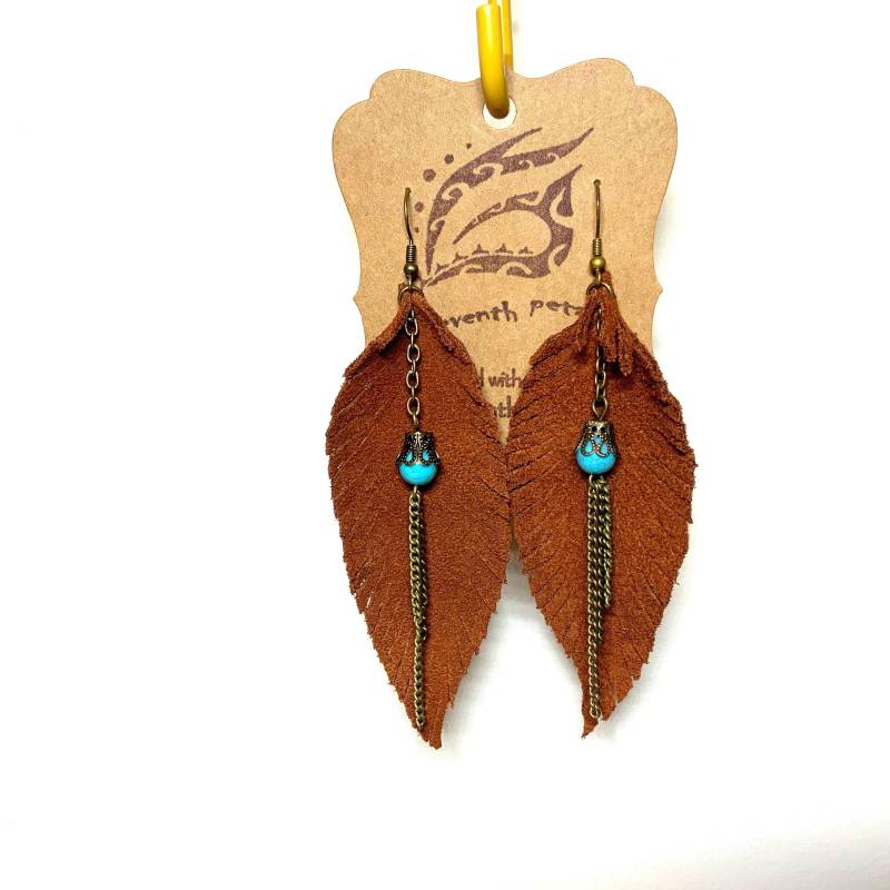 Wildleder Feder Lange Ohrringe, Boho Türkis Perlen Handwerker Stampede Festival Burnman Schmuck von SeventhPetalDesign