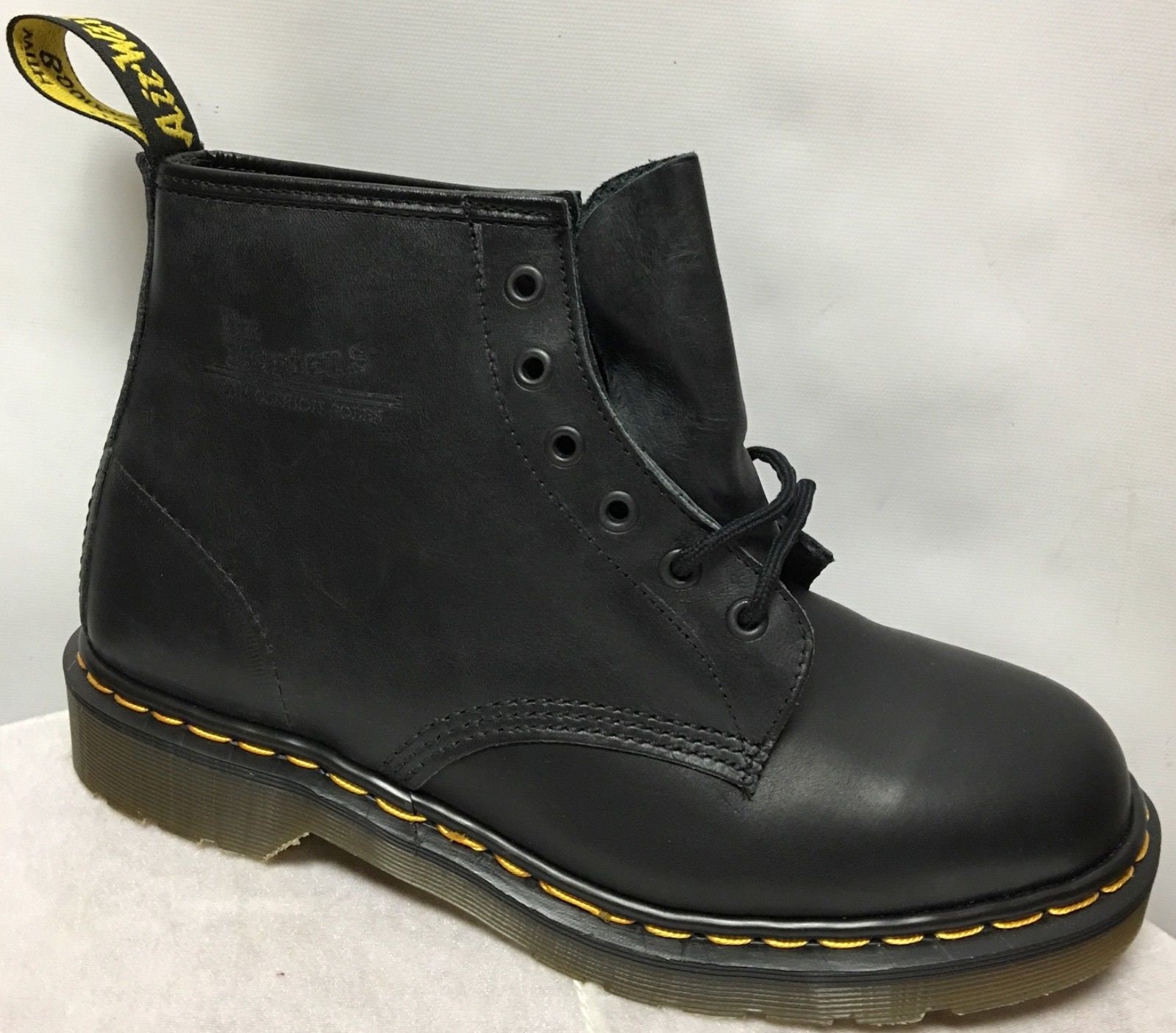 Jahrgang Dr. Martens Schwarz Slicker Stiefel Jahrgang Dr. Martens Schwarz Slicker Stiefel von Seventystore