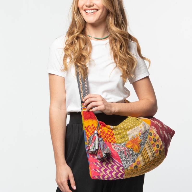 Bunte Patchwork Kantha Hobo Crossbody Bag Verschiedene Farben Bunte Patchwork Kantha Hobo Crossbody Bag Verschiedene Farben von SevyaHandmade