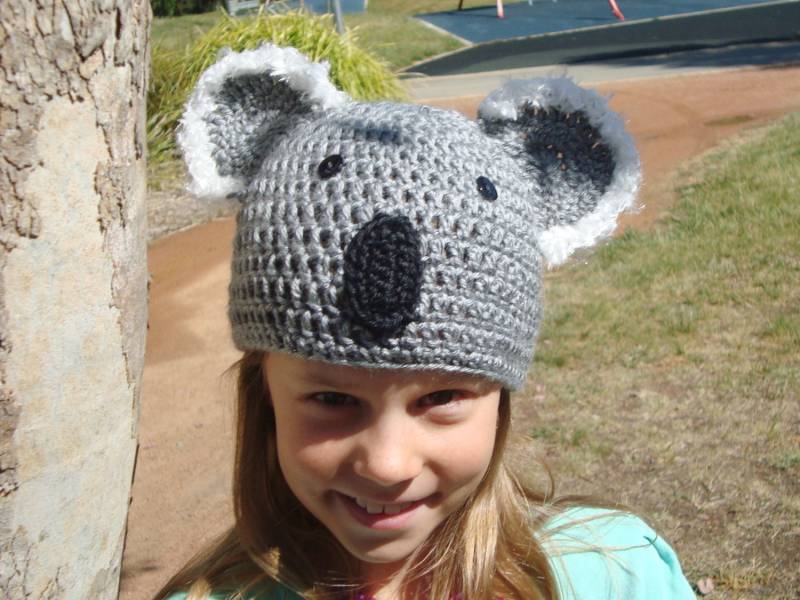 Koala Bär Mütze Beanie Mit Fuzzy Ohren Kind Junge Oder Mädchen Gehäkelt von SewCuteQuiltAndKnit
