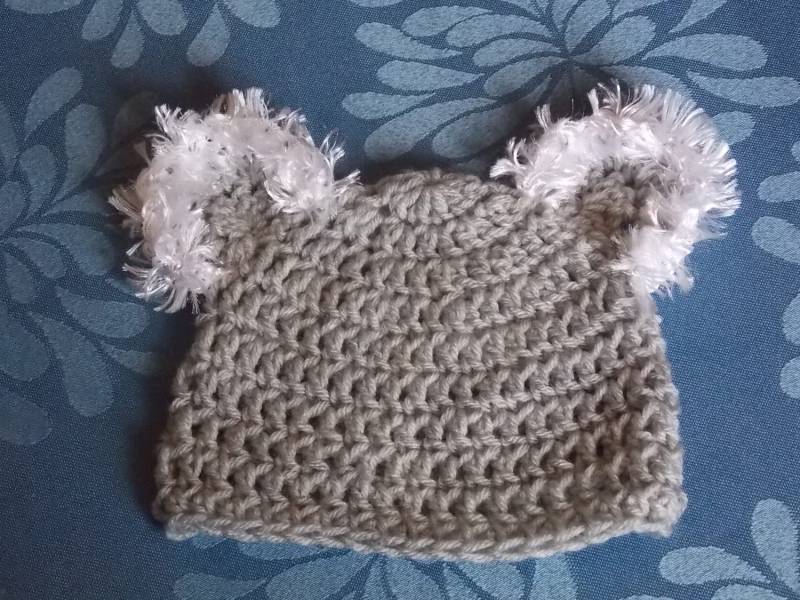 Koala Beanie Mütze Mit Fuzzy Ohren, Frühchen Baby Junge Oder Mädchen Häkelmütze von SewCuteQuiltAndKnit