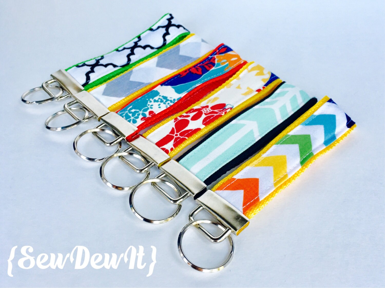 Schlüsselanhänger 1.25" - Wähle Dein Eigenes Design Viele Stile Zur Auswahl Schlüsselanhänger 1.25" - Wähle Dein Eigenes Design Viele Stile Zur Auswahl von SewDewIt