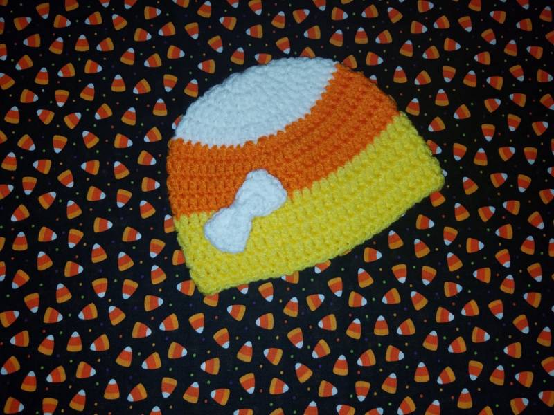 Gehäkelte Candy Corn Mütze von SewEnviousCreations