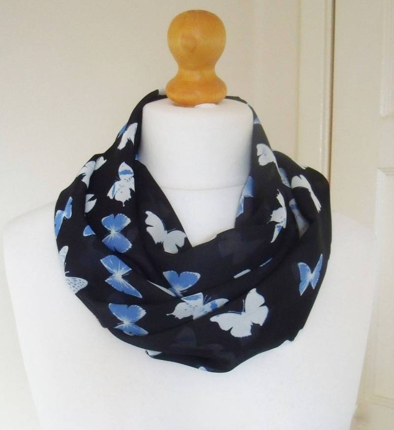 Chiffon Schal in Wunderschönen Schmetterling Design Infinity Oder Gerade Atemberaubende Handarbeit Perfektes Geschenk Leicht Frühling Sommer Blau von SewKura