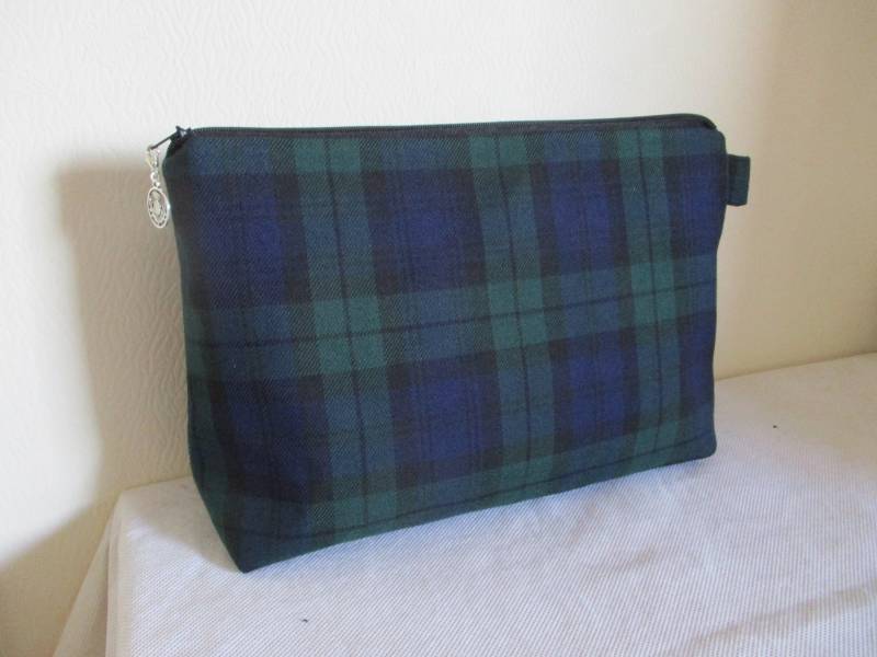 Großer Tartan Kulturbeutel Unisex Black Watch Maschinenwaschbarer Stoff Geschenk Für Sie & Ihn Handmade in Scotland von SewKura