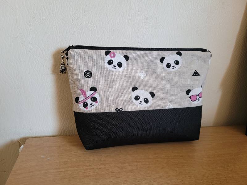 Pandas Reißverschluss Beutel Set Maschinenwaschbare Baumwolle/ Leinen Mit Wasserabweisenden Besatz/Futter Und Panda in Beige Schwarz von SewKura