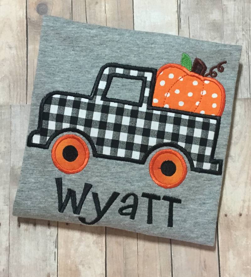 Jungen Personalisiertes Kürbis Truck Shirt Oder One Piece Bodysuit von SewMags