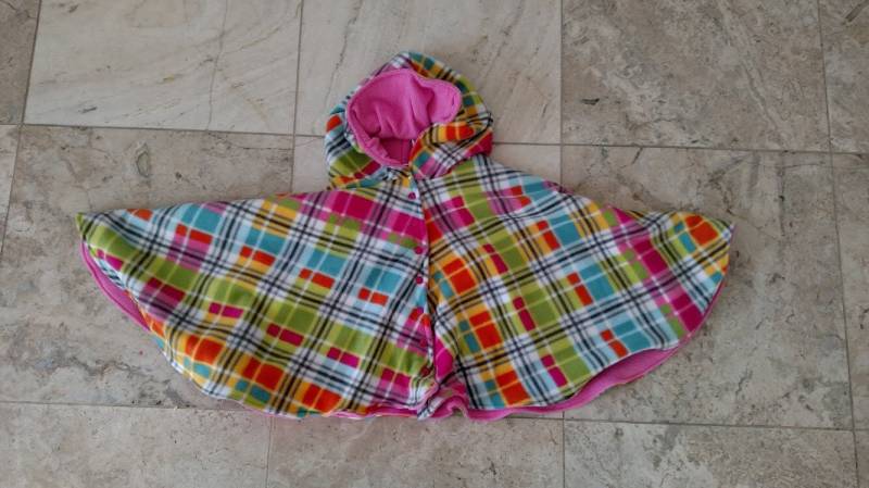Poncho-Kapuze; Langer Umhang; Bis 8 Jahre; Druckknopfverschluss; Benutzerdefiniert von SewMuchLovebyBecky