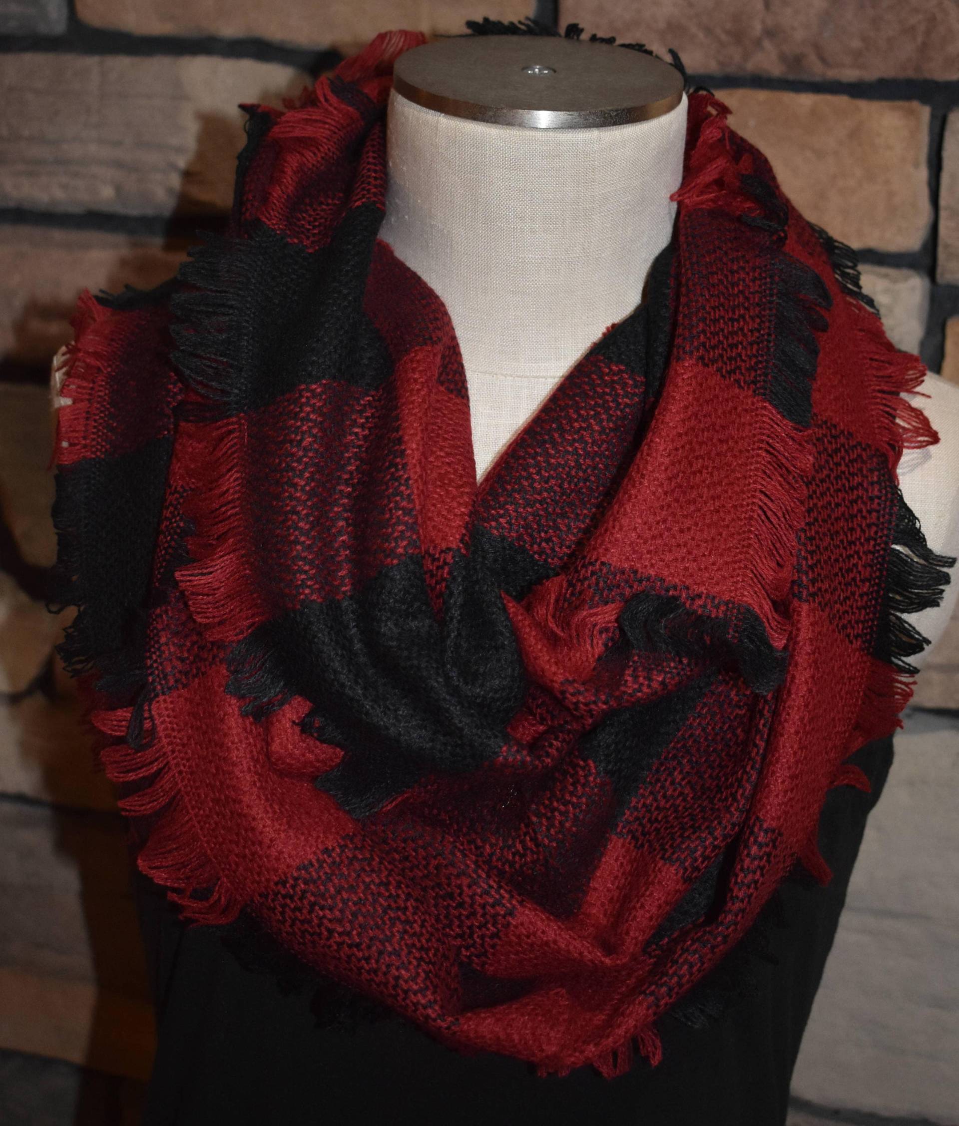 Buffalo Karierten Tartan Decke Infinity Schal Rot Und Schwarz Schals Zara Stil Plaid Neue Favorit-Neue Farbe-Monogramming Avail Buffalo Karierten Tartan Decke Infinity Schal Rot Und Schwarz Schals Zara Stil Plaid Neue Favorit-Neue Farbe-Monogramming Avail von SewPriorAttireMitten