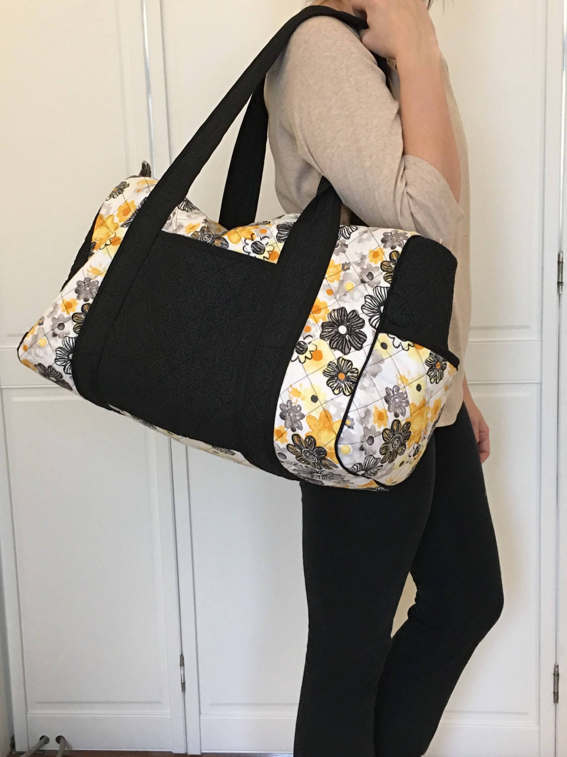 Gesteppter Seesack - Gelber Stempeldruck Geschenk, Geburtstag, Brautjungfer, Brautparty, Passendes Taschenset, Gelb Schwarz Grau Gesteppter Seesack - Gelber Stempeldruck Geschenk, Geburtstag, Brautjungfer, Brautparty, Passendes Taschenset, Gelb Schwarz Grau von SewRandall