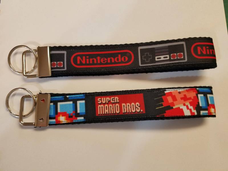 Handgemacht, Fandom, Retro Nintendo Gaming, Super Mario Bros., Schlüsselanhänger, Armband, Geschenke Für Sie, Ihn von SewSciFiandBeyond