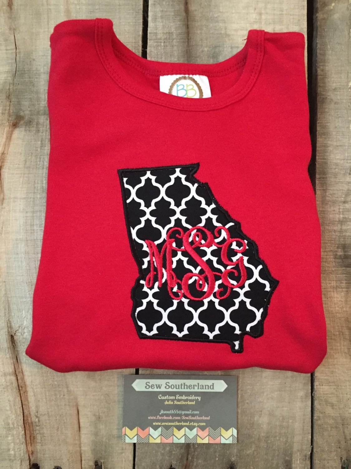 Bundesstaat Georgia Ga Rot Und Schwarz Uga Inspirierte Shirt Applikation Mit Mädchenhaft Rebe Monogramm Vichykaro Bulldog Spieltag von SewSoutherland