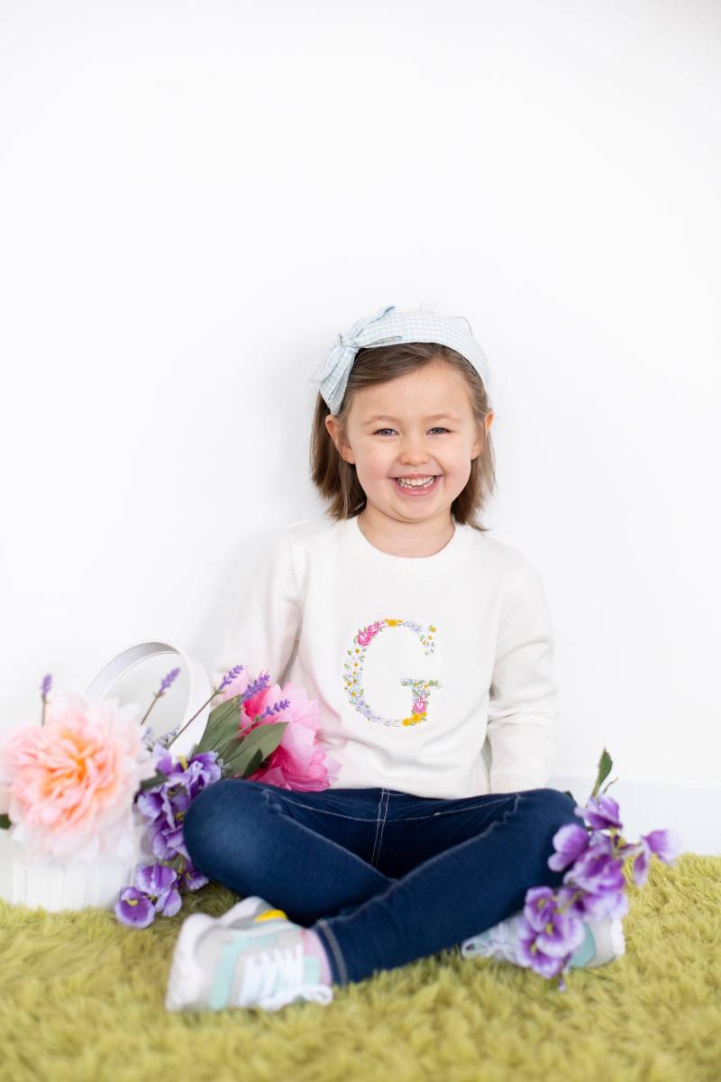 Bestickter Mädchen Pullover, Monogrammed Initial Crewneck Pullover Für von SewSweetDesignsForU