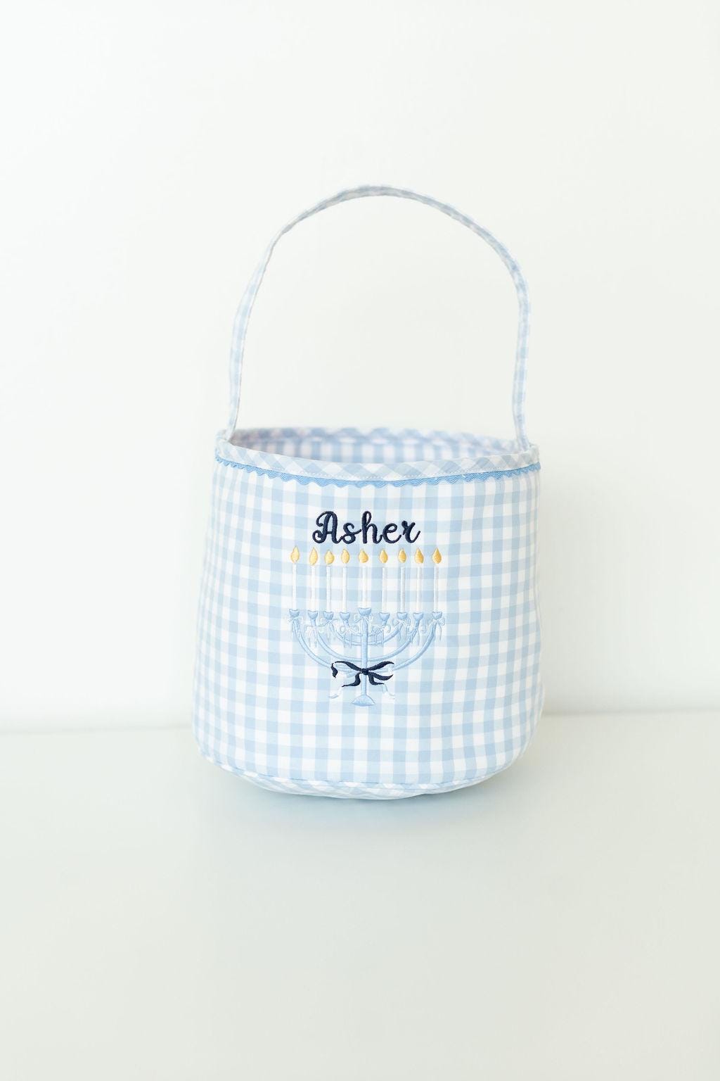 Personalisierte Bestickte Chanukka Gingham Geschenktasche - Menora Design von SewSweetDesignsForU